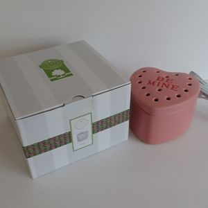 NIB Be Mine Scentsy Warmer